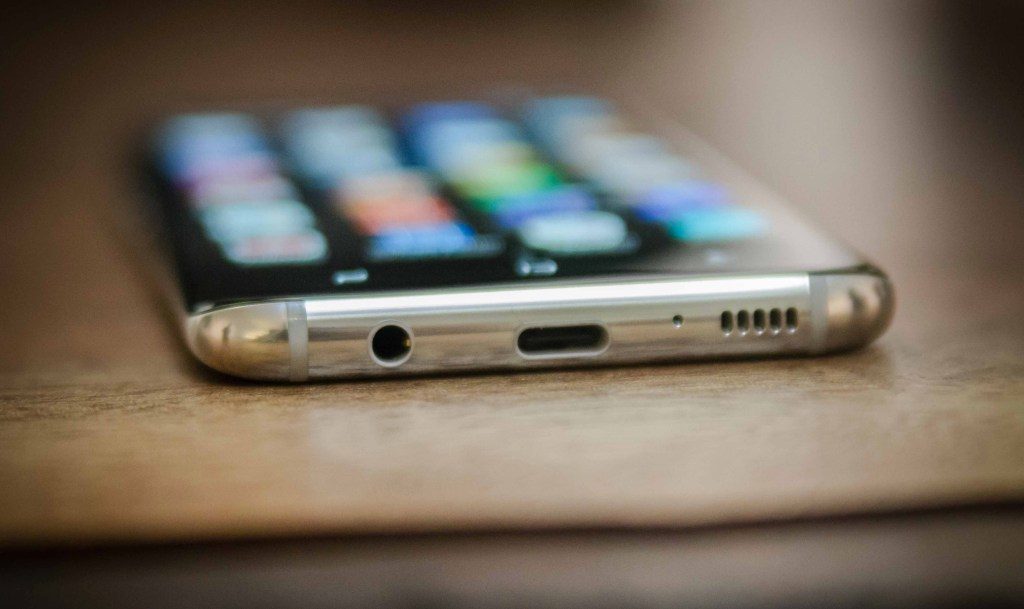 The Samsung Galaxy S8 and S8+ has a headphone jack and USB-C port.Image Credit: Ken Yeung/VentureBeat