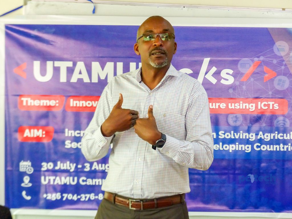 Michael Niyitegeka speaks to participating students for the UTAMU Agriculture hackathon at the UTAMU head campus in Bugolobi on Monday 30th, JUly 2018.