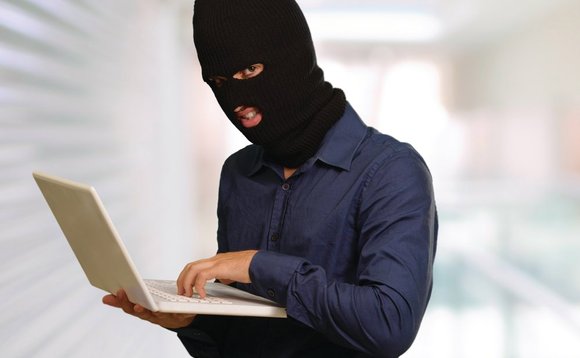 Photo of Hackers now using USB Flash drives to steal cash out of ATMs