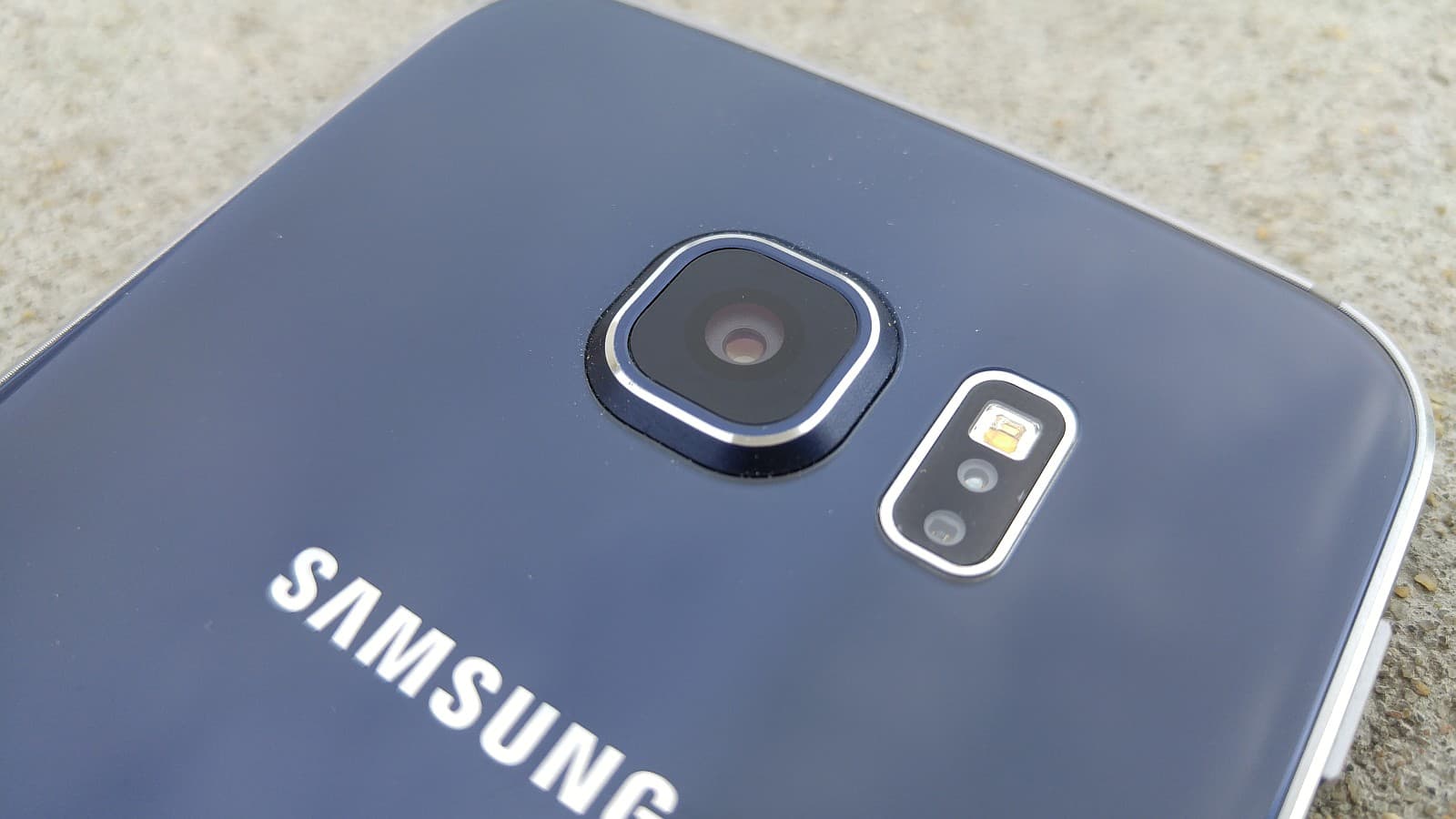 Samsung has unveiled the BRITECELL camera technology at the Samsung Investors Forum 2015. Image Credit: TcpHub
