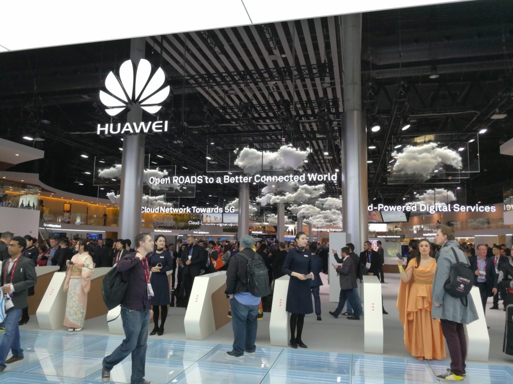 Photo of Huawei Unveils 5G-Oriented Microwave Bearer Solution, Usher In a New Era of Microwave Bearer
