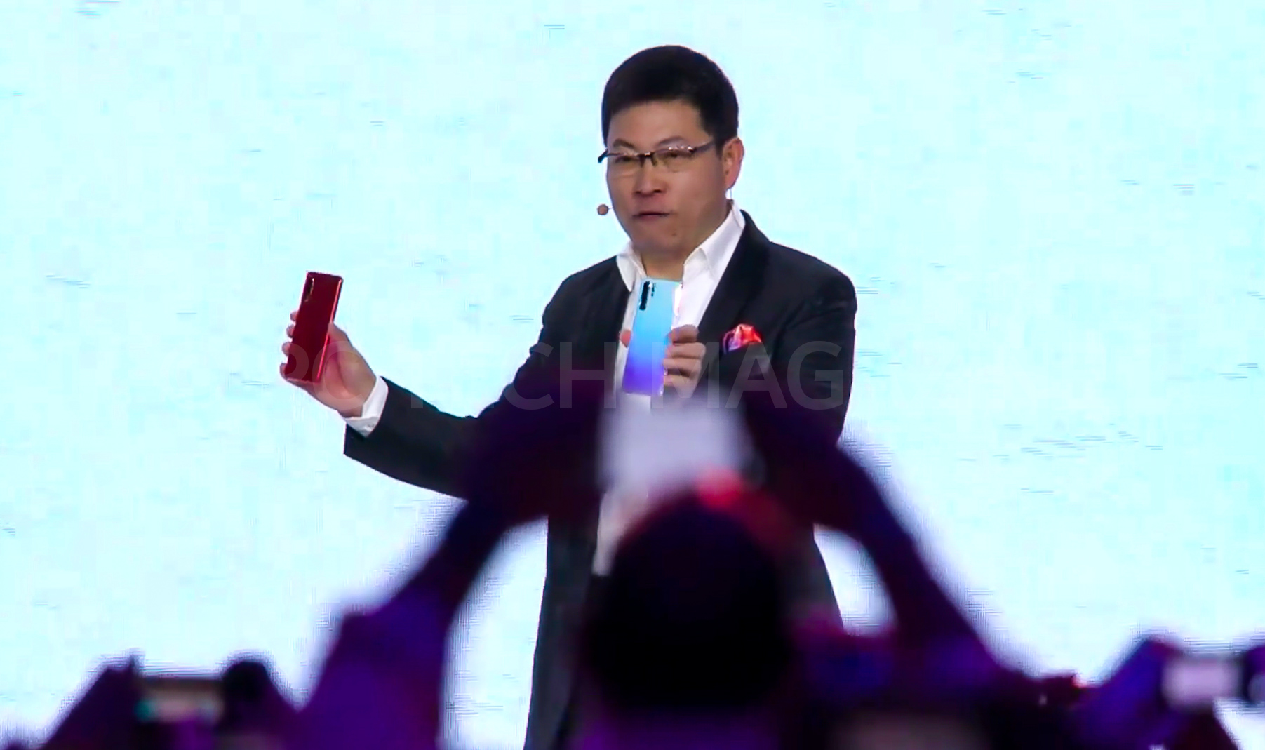 Photo of Huawei Takes The Veil Off The Huawei P30 Smartphones