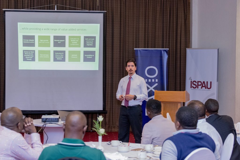 Raxio Director; Robert Mullins spekaing to ISPAU members and press, the key features Raxio’s Data Centre at a breakfast meeting.