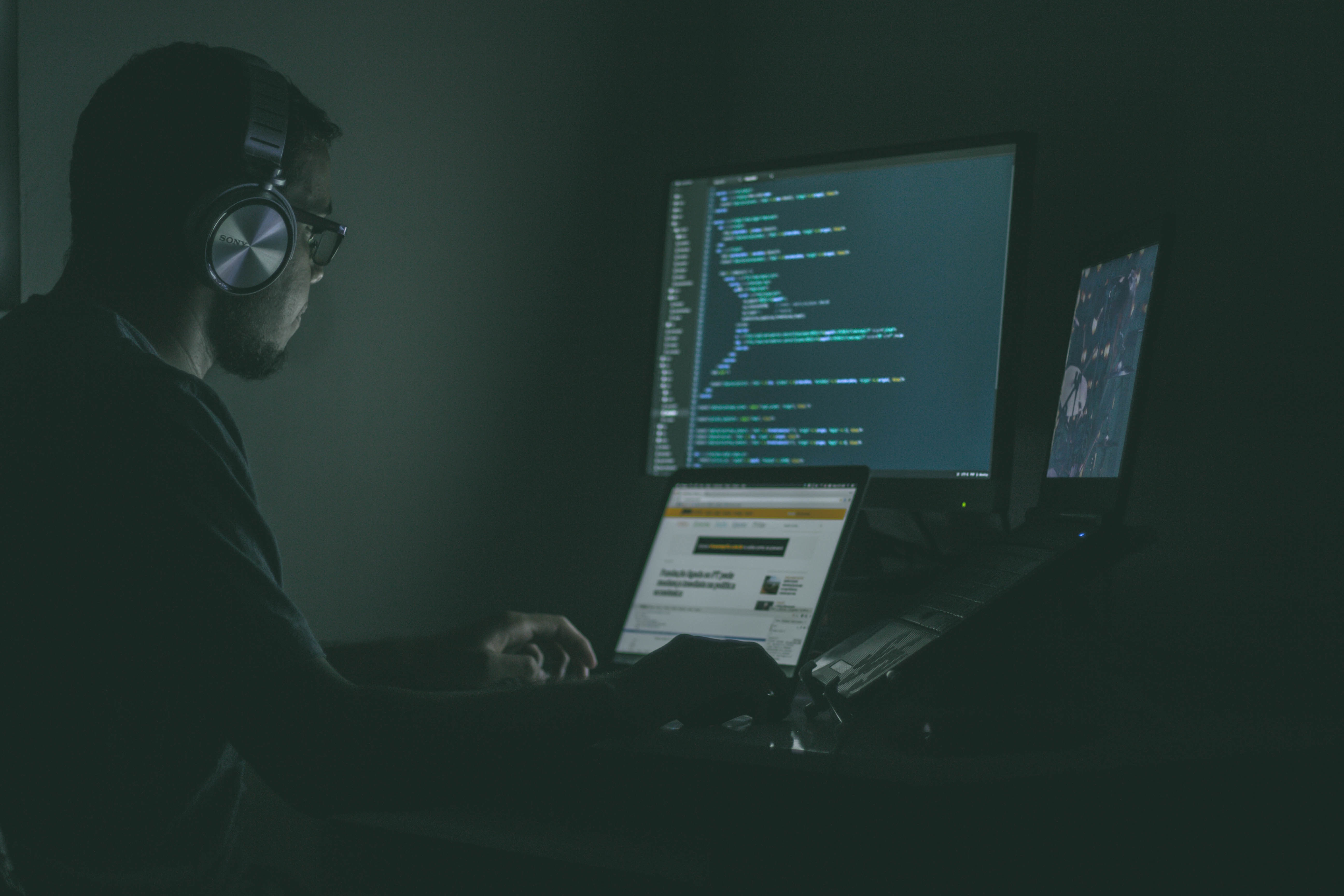 In order to protect your business image from cybercriminals, you’re going to need strong security protocols. (PHOTO: Jefferson Santos/Unsplash)