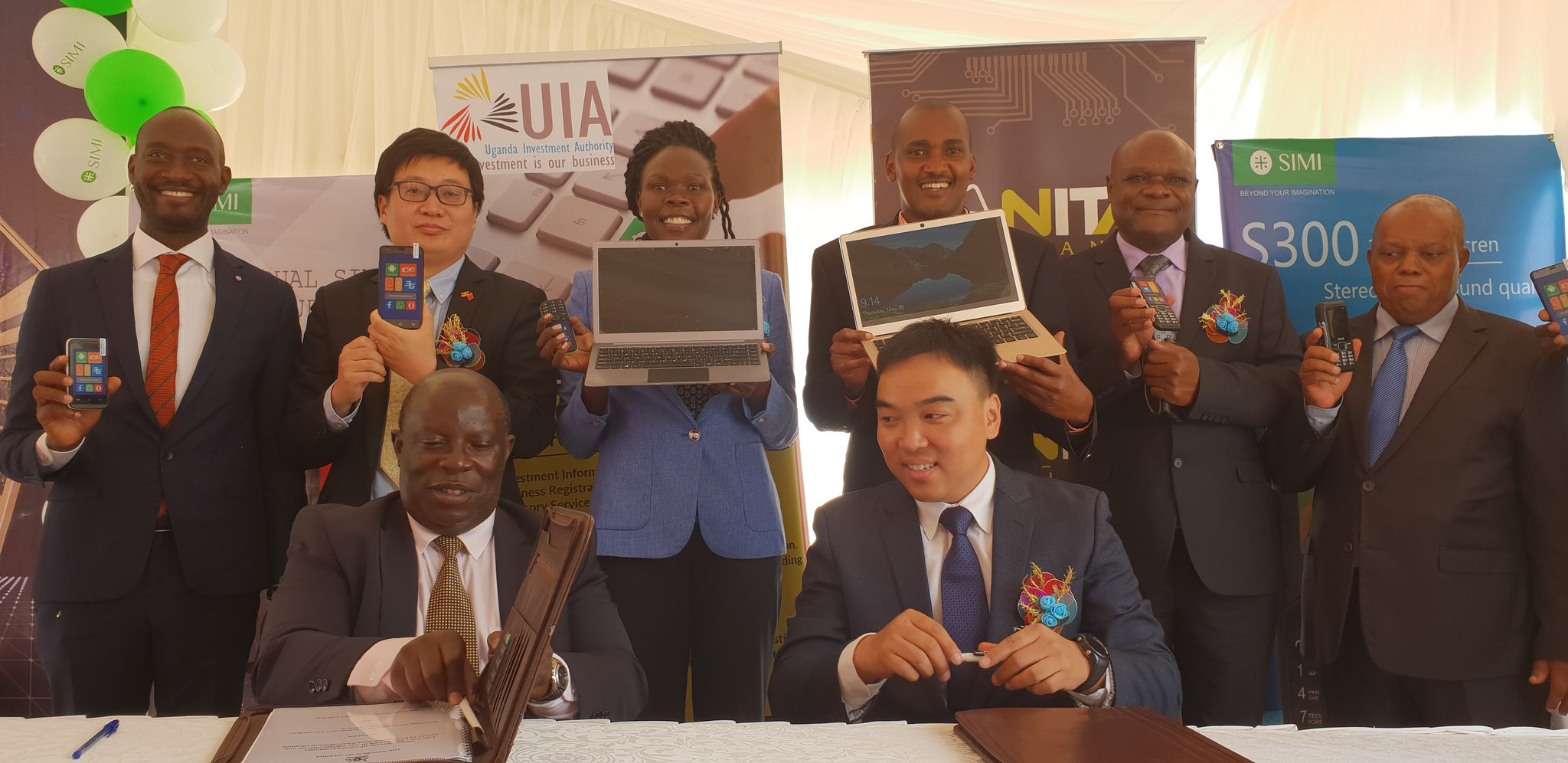 The government of Uganda and the SIMIX Technologies sign an MoU who will in partnership with NITA Uganda to start the production of own computers and mobile phones.