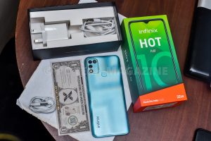 Unboxing the Infinix HOT 10 Play —inside the box. (Photo by Edgar Hamala)