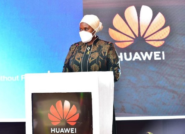 Rt. Hon. Rukia Nakaddama Isanga, the 3rd Deputy Prime Minister to Uganda addressing journalists at the Huawei ICT Event on Friday, August 27th 2021.