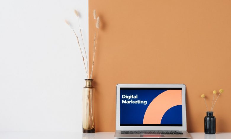 Knowing the main marketing principles means seeing one step ahead and recognizing marketing tricks and manipulations. (PHOTO: Mikael Blomkvist/Pexels)
