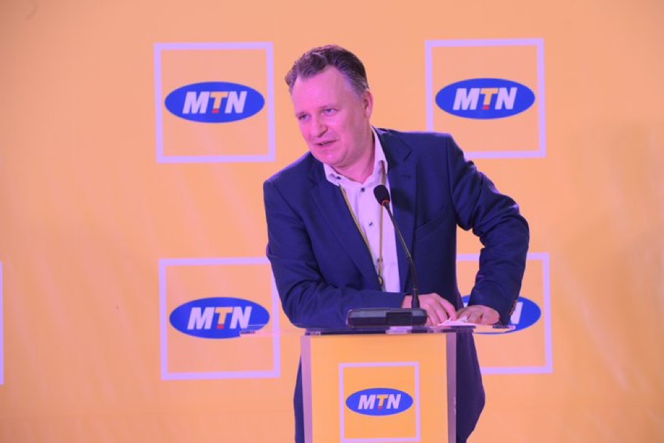 Wim Vanhelleputte, MTN Uganda CEO addressing journalists at the launch of the revised daily data bundles that have increased at the same price.