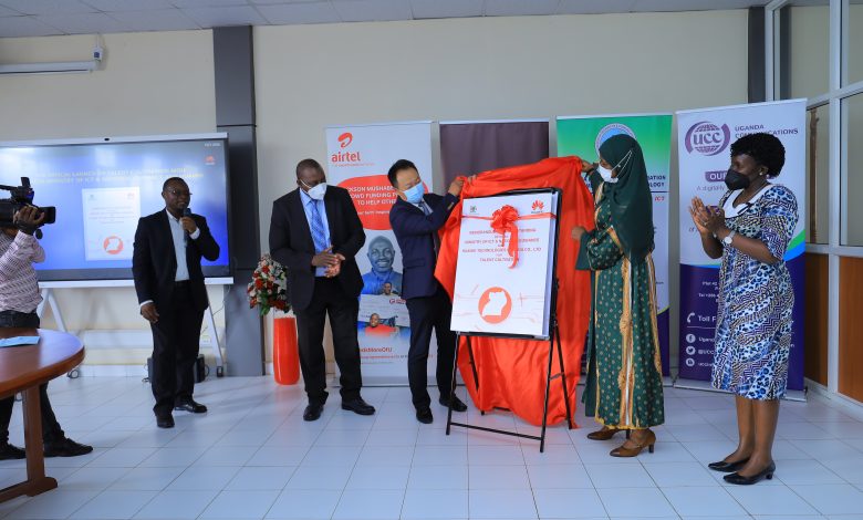 Chris Baryomunsi, Gaofei, and Amina Zawedde launching the Talent Cultivation MOU initiative at UICT.
