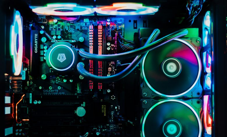 A computer case with built in liquid cooling is still not a thing, it seems like we unanimously decided the hybrid liquid system is the most efficient. (PHOTO: Tai Bui/Unsplash)