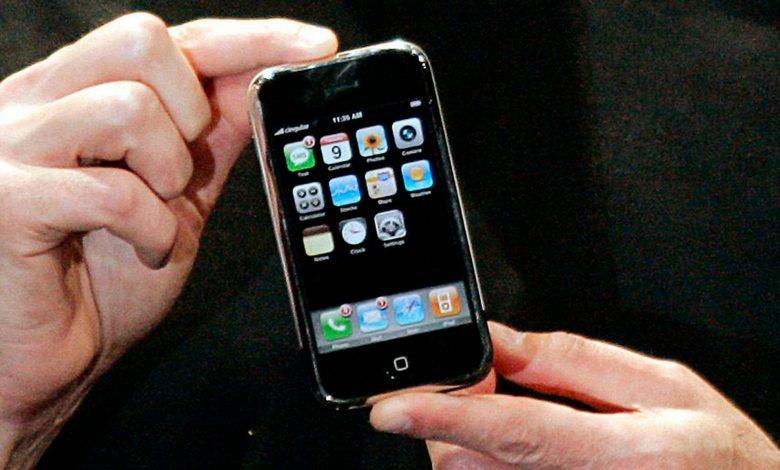 Then Apple CEO Steve Jobs revealing the first-generation Apple iPhone with a storage of 4GB on January 9, 2007. COURTESY PHOTO