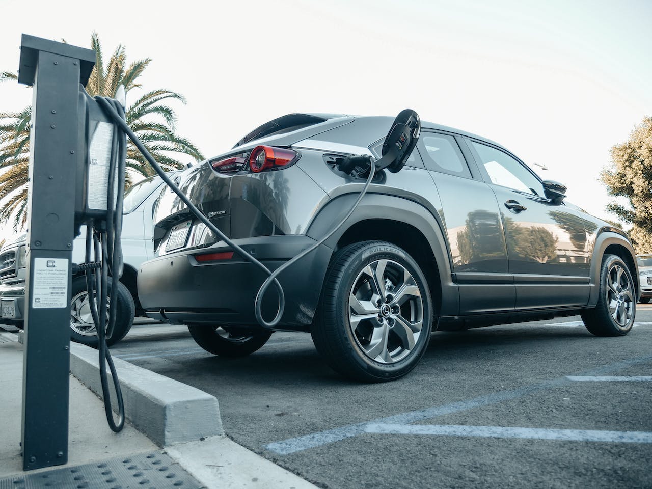 Electric car. PHOTO: Kindel Media / via Pexel