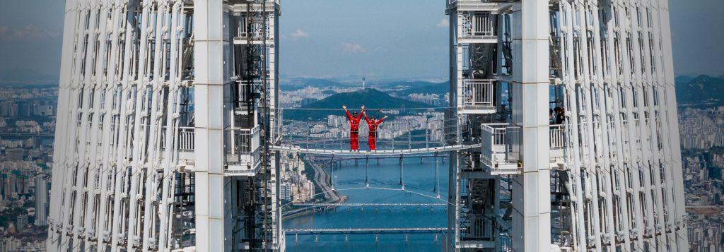 A "Sky Bridge Tour" is located on the roof of Lotte World Tower at 541 m (1,775 ft). PHOTO: Seoul Sky