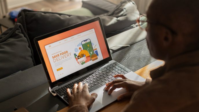 Man ordering groceries online. PHOTO: Freepik