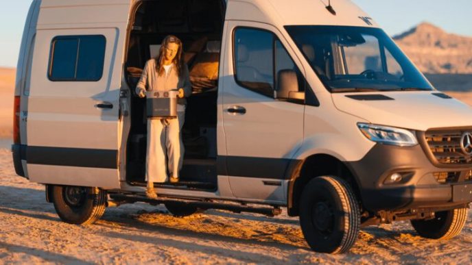 How to Set Up a Portable Power Station for Your Next Road Trip