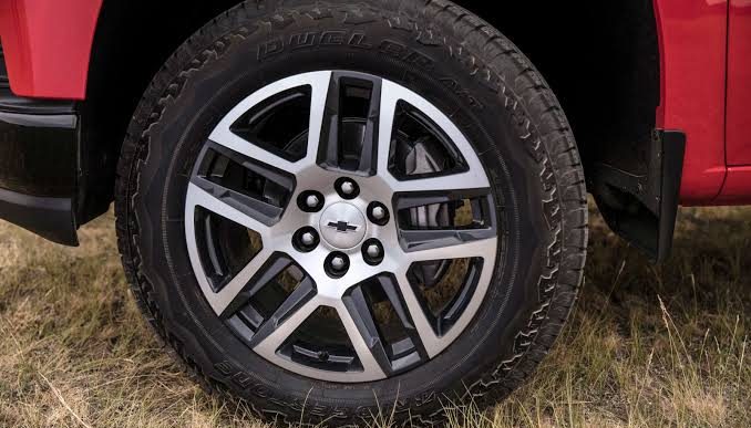 Choosing the Right Chevrolet Tires for Seasonal Driving Conditions