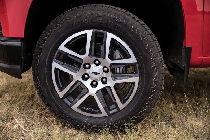 Choosing the Right Chevrolet Tires for Seasonal Driving Conditions