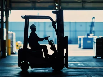 Forklift Hire in Melbourne What to Check About Battery Life and Performance Before You Rent