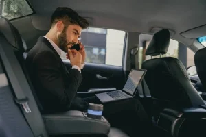 How to Choose a Reliable Airport Limo in Pickering: A Traveler's Checklist