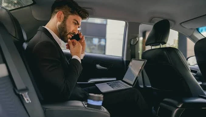 How to Choose a Reliable Airport Limo in Pickering: A Traveler's Checklist
