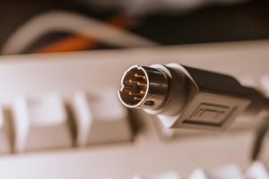 RF connector and cable used in high-frequency communication equipment