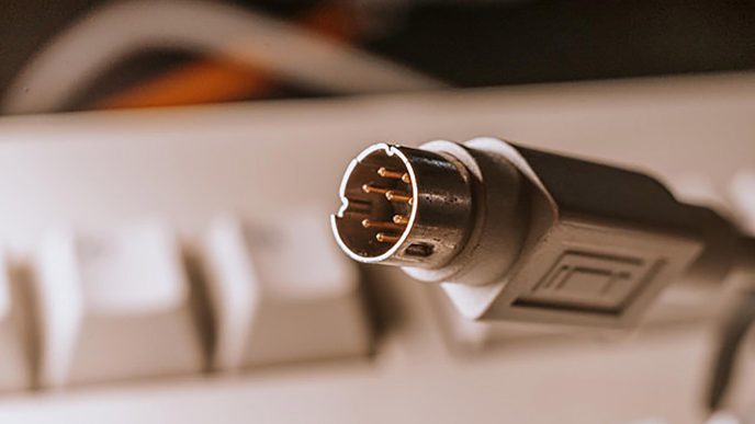 RF connector and cable used in high-frequency communication equipment